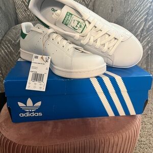 Adidas Stan Smith White & Green Sneakers (BRAND NEW)